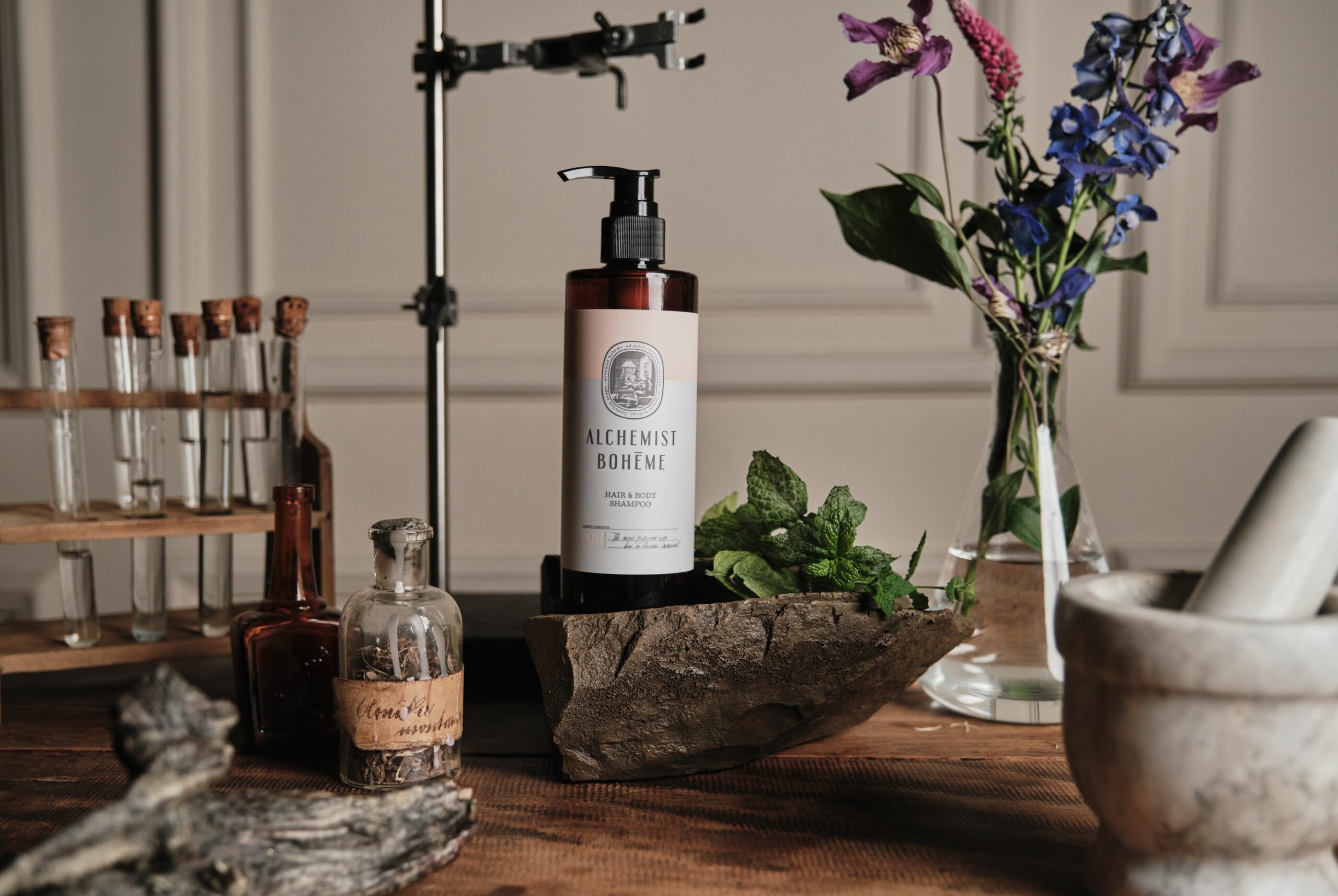 Lifestyle VLASOVÝ A TĚLOVÝ ŠAMPON ALCHEMIST BOHÉME 1562 - 300ml
