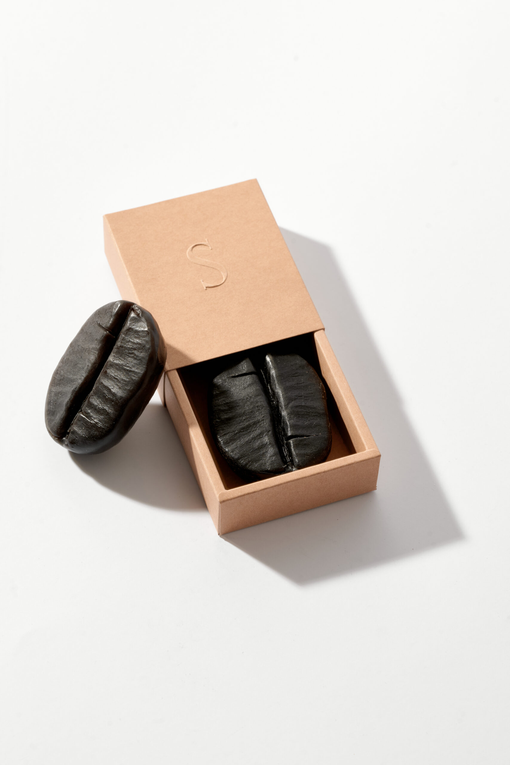 Peelingové mýdlo s kofeinem Smyssly