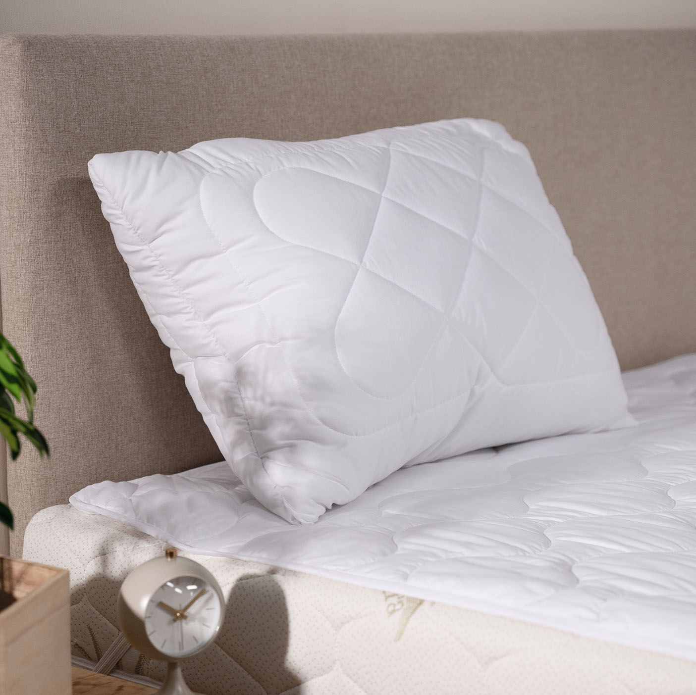 Polštářek do dětské postýlky s kuličkovou výplní a zipem 45x60cm