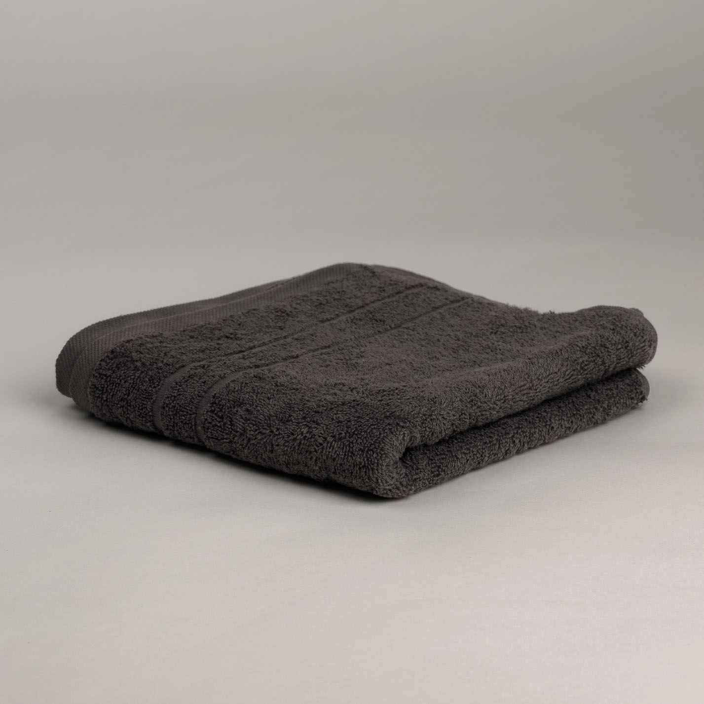 Hotelový ručník 450gr - tmavě šedý