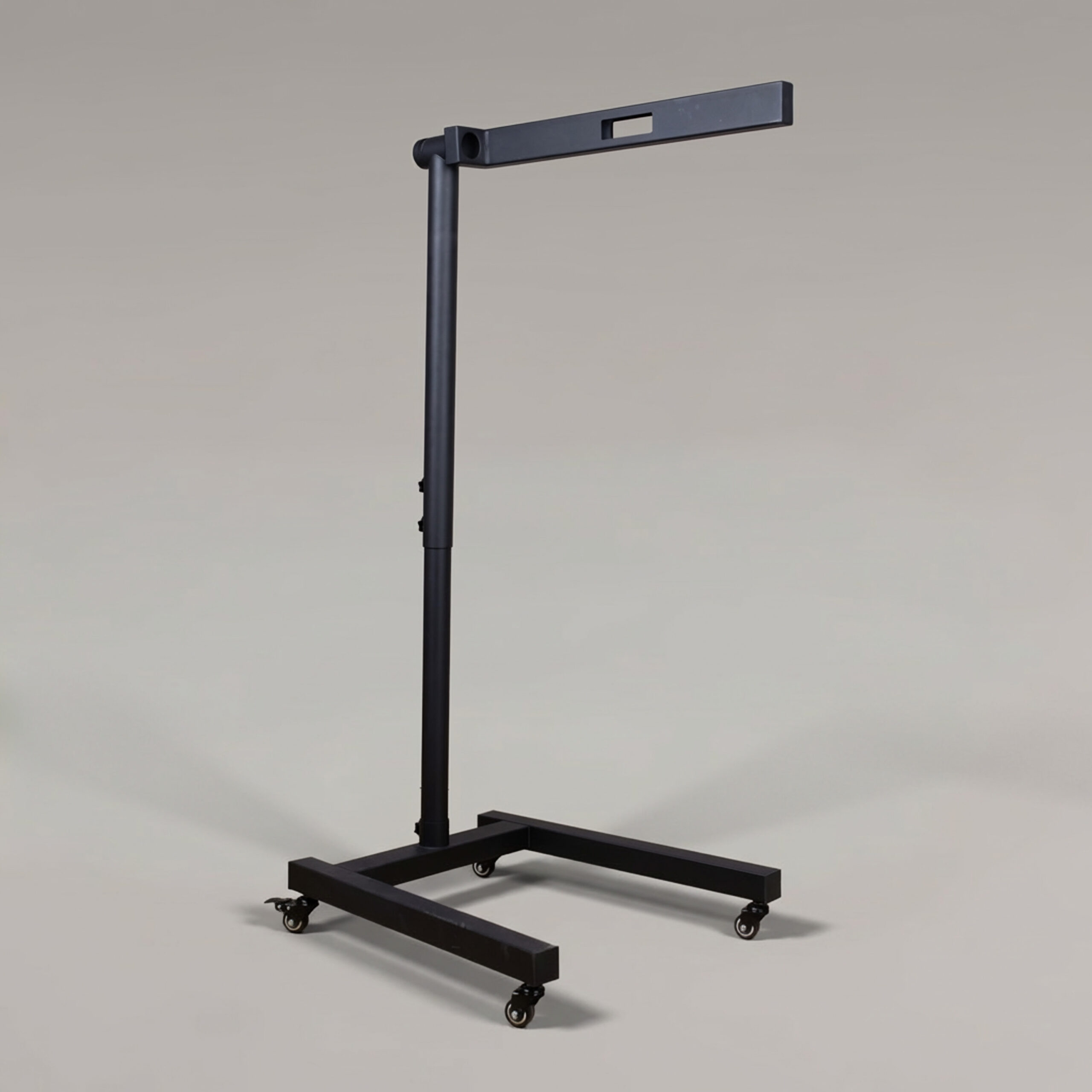 Pojízdný výškově nastavitelný stojan pro RED Wall